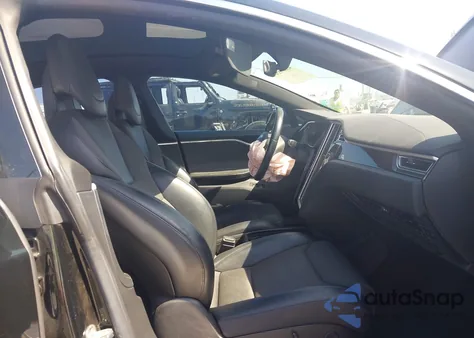 2017 Tesla Model S 60/75 z USA, uszkodzony, nr VIN 5YJSA1E16HF213979